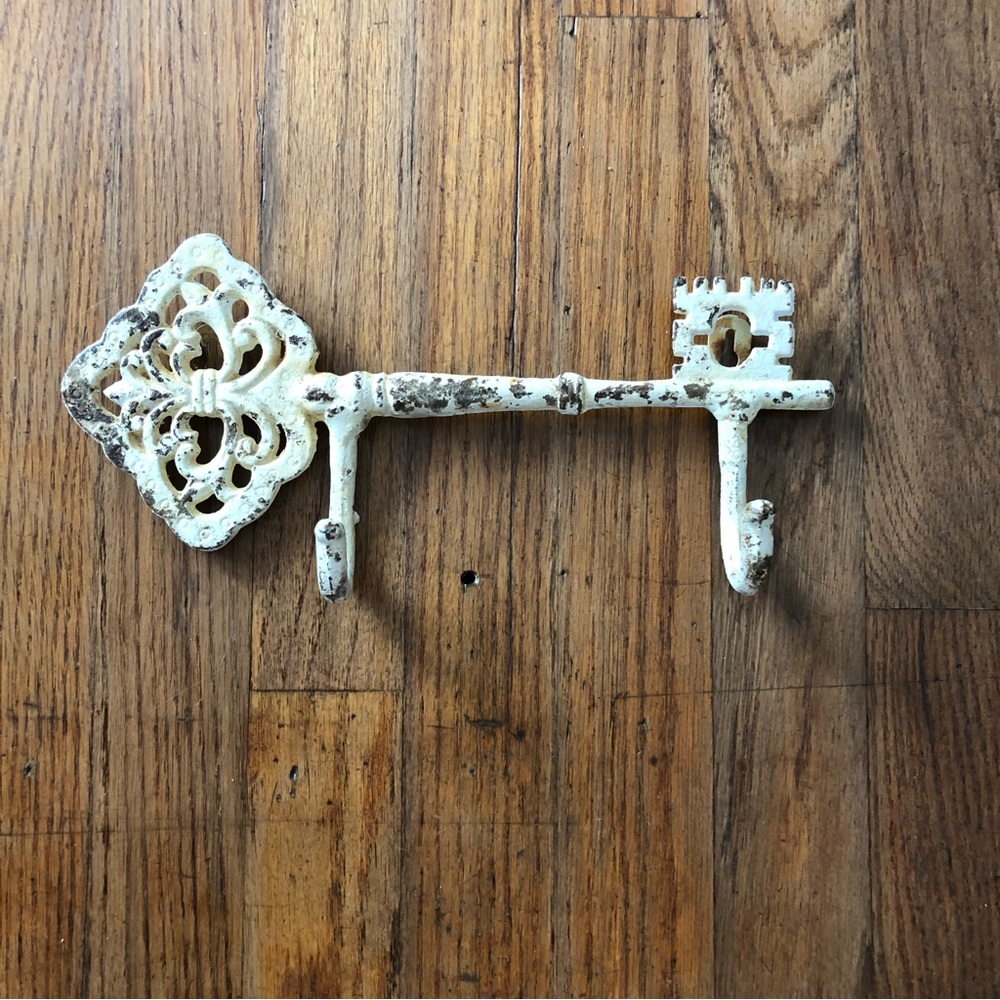 Distressed Key Wall Hooks